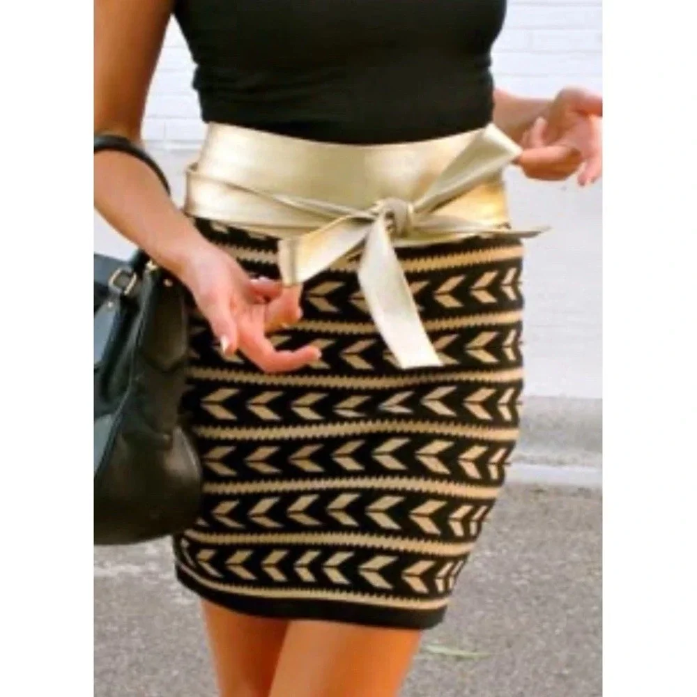 Womans Forever 21 Knit Black And Gold Party Mini Skirt Size Small